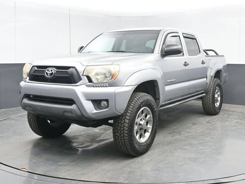Used 2015 Toyota Tacoma 4x4 Double Cab w/ SR5 Package image 5