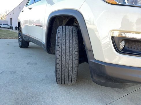 Used 2021 Jeep Compass Latitude image 16