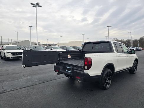 New 2026 Honda Ridgeline Black Edition image 11