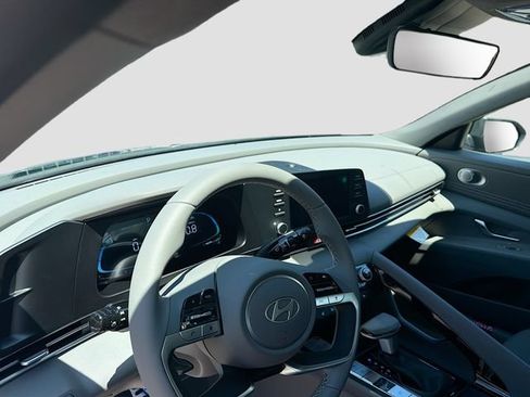 New 2026 Hyundai Elantra SEL Sport Premium FWD image 9