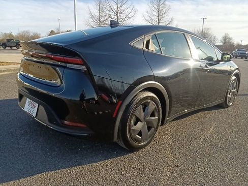 Used 2024 Toyota Prius LE image 3