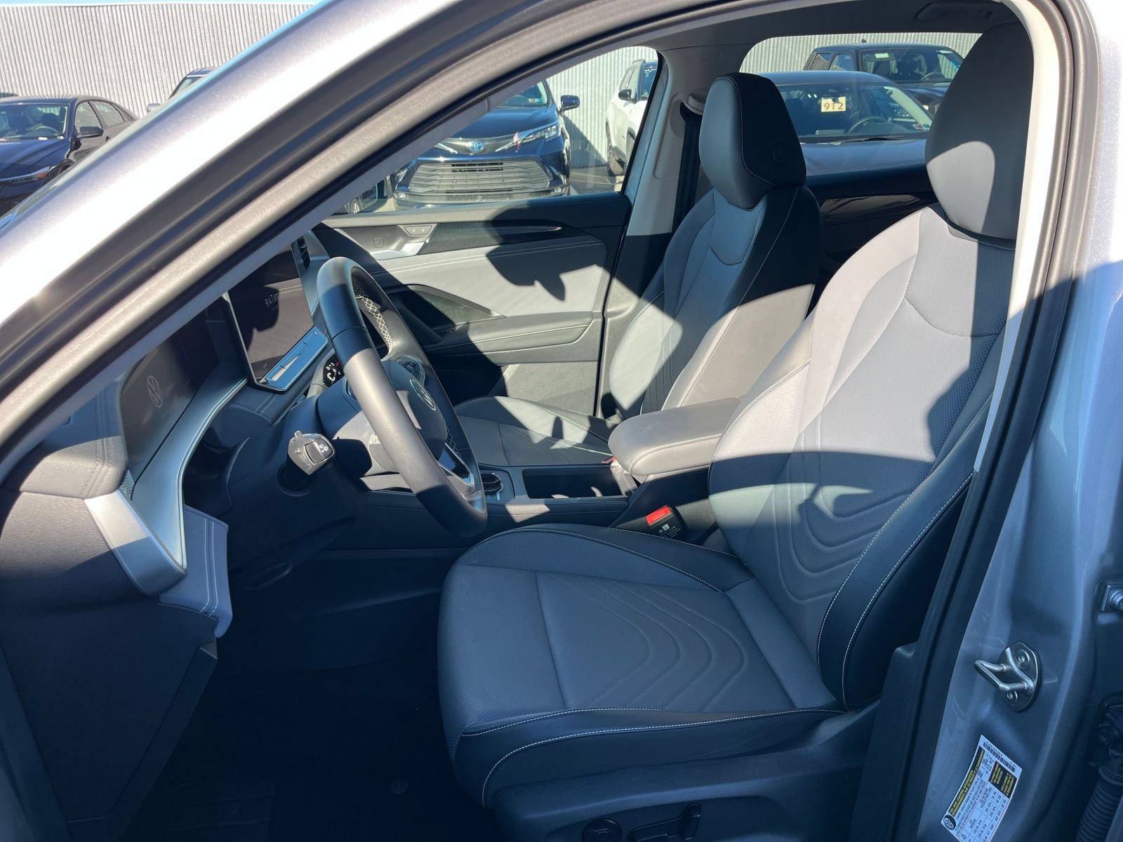 Used 2026 Volkswagen Tiguan SE FWD image 37