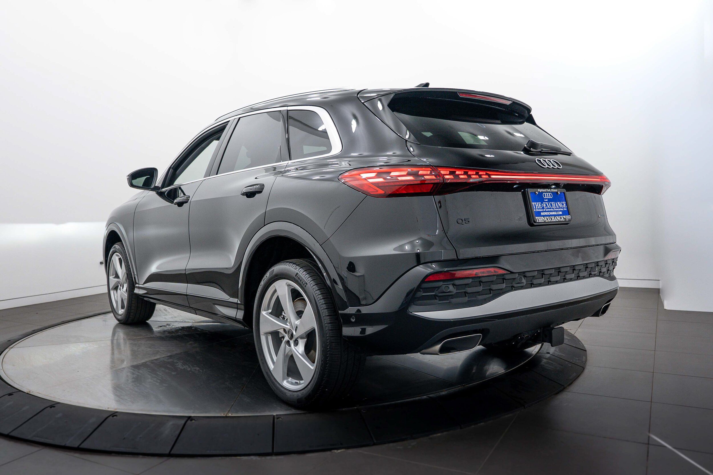 Used 2025 Audi Q5 Premium Plus AWD/4WD image 5