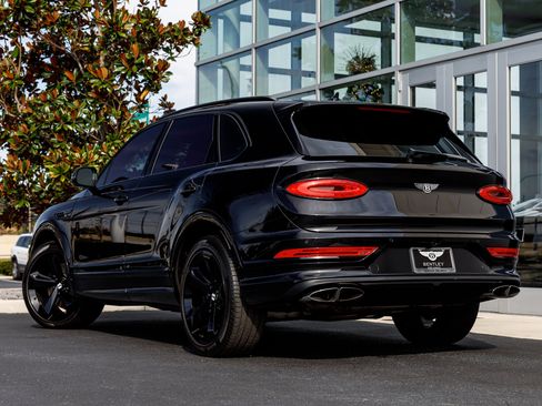 Used 2022 Bentley Bentayga image 18