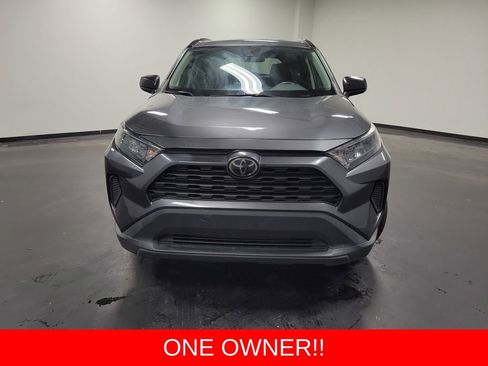 Used 2020 Toyota RAV4 LE image 2