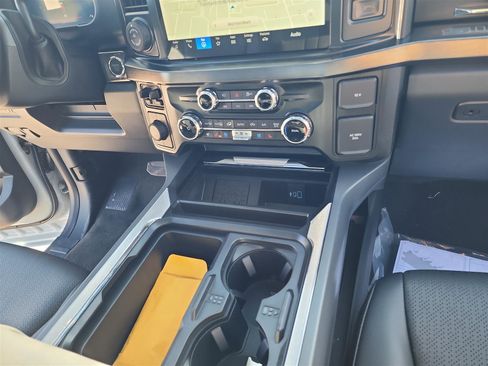 New 2025 Ford F250 Lariat w/ Lariat Ultimate Package image 24