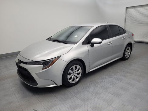 Used 2021 Toyota Corolla LE FWD image 2