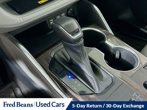 Used 2023 Toyota Highlander Platinum image 15