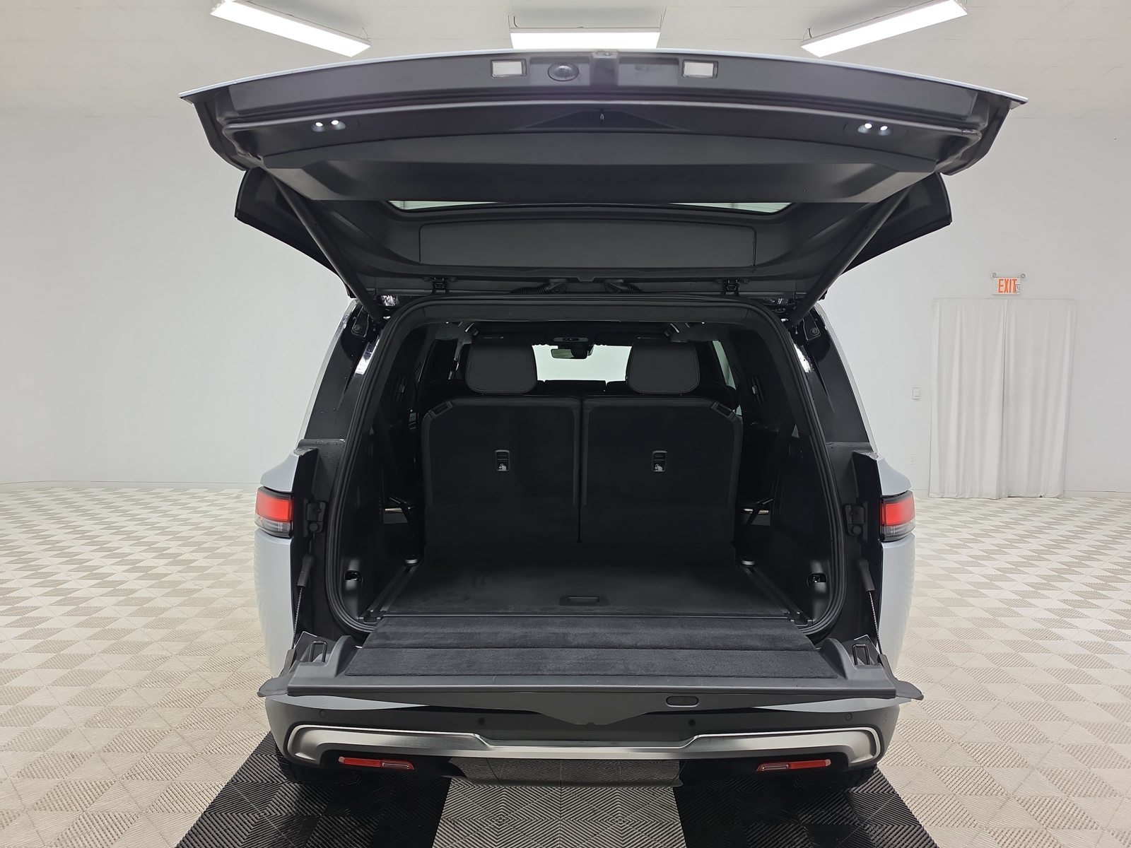 Used 2023 Rivian R1S Adventure Quad AWD/4WD image 15