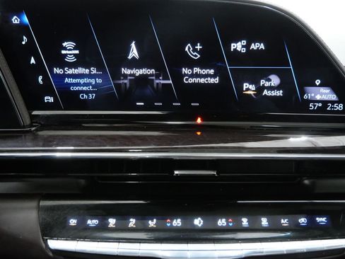 Used 2023 Cadillac Escalade ESV Premium Luxury Platinum AWD/4WD image 21