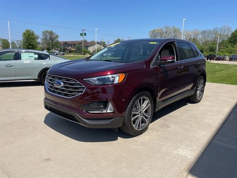 Used 2024 Ford Edge Titanium AWD/4WD image 2