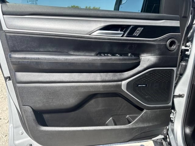 Used 2025 Jeep Wagoneer Series II AWD/4WD image 16