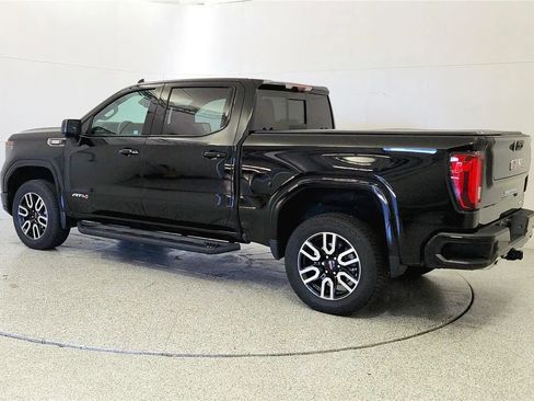 Used 2025 GMC Sierra 1500 AT4 w/ Technology Package AWD/4WD image 5