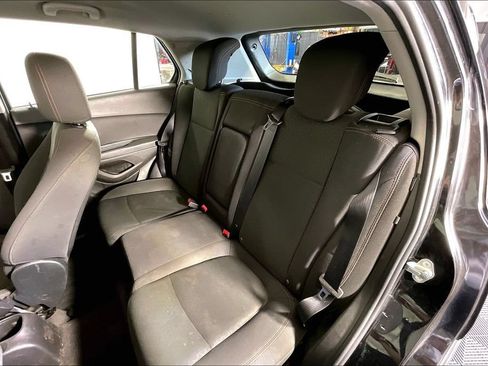 Used 2018 Chevrolet Trax LS FWD image 31