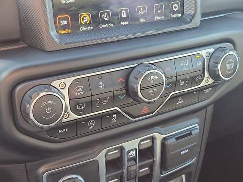 Used 2021 Jeep Wrangler Unlimited Sahara w/ Uconnect 4C Nav & Sound Group image 24