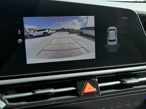 New 2025 Kia Niro EX Touring image 17