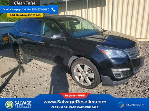 Used 2017 Chevrolet Traverse LT w/ Style and Technology Package image 5