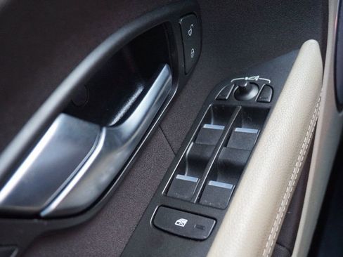 Used 2015 Land Rover Range Rover Evoque Pure Premium image 24