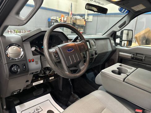 Used 2011 Ford F250 XLT w/ Snow Plow Prep Pkg image 15