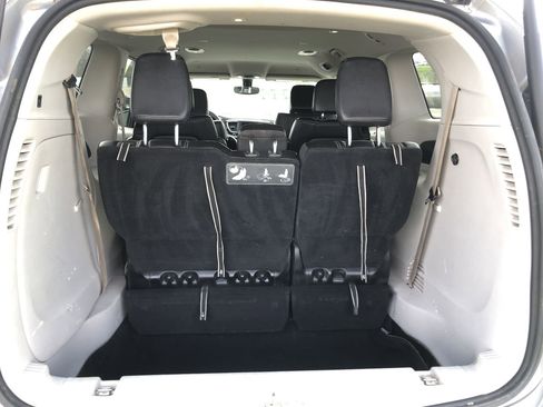 Used 2020 Chrysler Voyager Lxi image 17