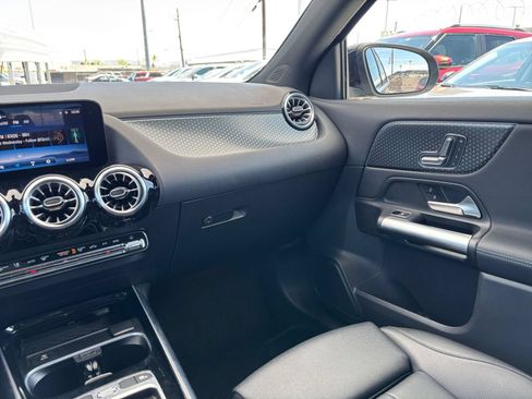 Used 2025 Mercedes-Benz GLA 250 image 36