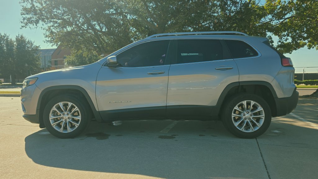 Used 2019 Jeep Cherokee Latitude w/ Popular Appearance Group FWD image 21