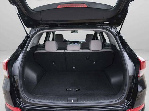 Used 2018 Hyundai Tucson SE image 27