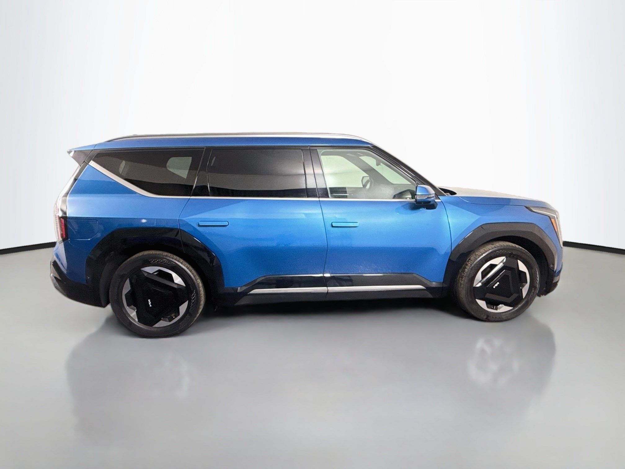 Used 2024 Kia EV9 Land AWD/4WD image 11