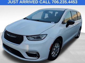 Used 2024 Chrysler Pacifica Touring-L FWD video 1