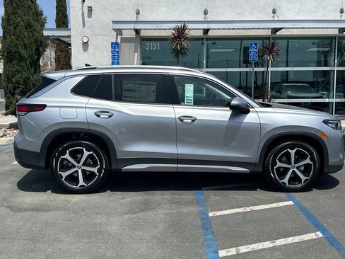New 2026 Volkswagen Tiguan SE FWD image 4