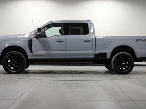New 2026 Ford F250 Lariat w/ Black Appearance Package image 7