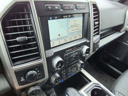 Used 2018 Ford F150 Lariat w/ Equipment Group 502A Luxury AWD/4WD image 29