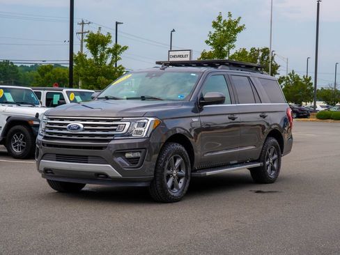 Used 2021 Ford Expedition XLT w/ FX4 Off-Road Package AWD/4WD image 3