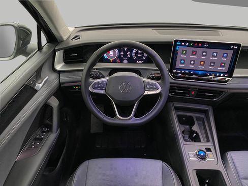 New 2026 Volkswagen Tiguan SE AWD/4WD image 42