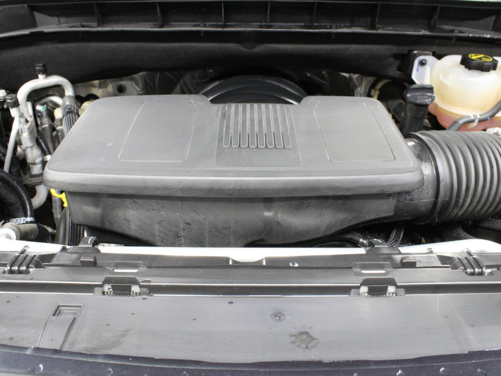 Used 2024 GMC Yukon AT4 w/ Technology Package AWD/4WD image 38