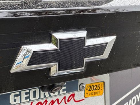 Used 2022 Chevrolet Bolt EUV LT w/ Convenience Package image 47