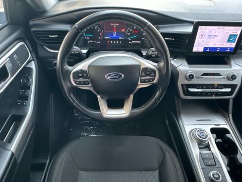 Certified 2022 Ford Explorer XLT w/ Class IV Trailer Tow Package image 15