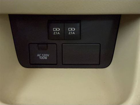 Used 2017 Toyota Highlander XLE FWD image 35