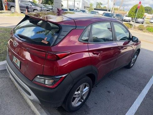 Used 2023 Hyundai Kona SE FWD image 2