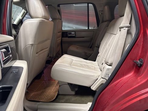 Used 2017 Lincoln Navigator Select image 13