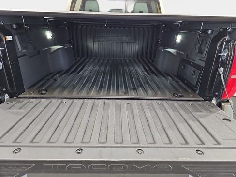 Used 2025 Toyota Tacoma Limited AWD/4WD image 14