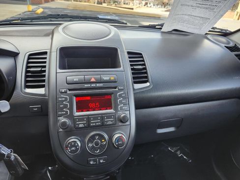 Used 2013 Kia Soul Base 4dr Crossover 6A image 9