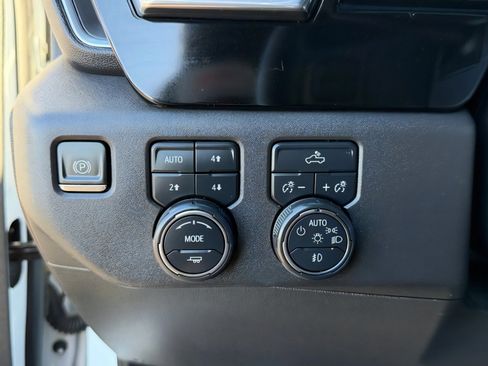 Used 2023 Chevrolet Silverado 1500 RST w/ Z71 Off-Road Package image 15