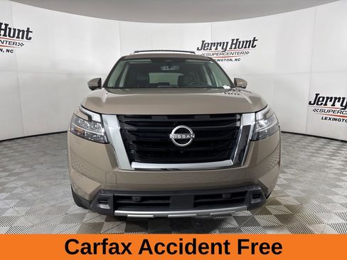 Used 2024 Nissan Pathfinder Platinum w/ Cargo Package image 3