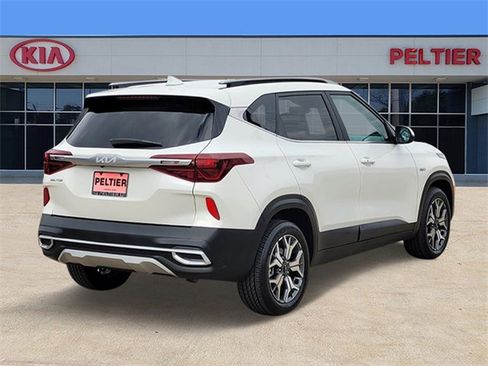 Used 2023 Kia Seltos EX image 4