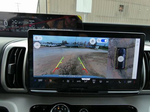 New 2025 Ford Expedition Active image 37