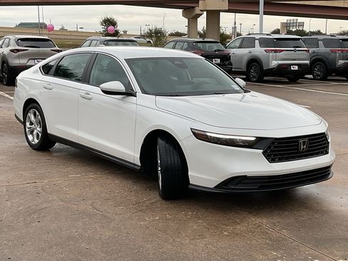 Used 2023 Honda Accord LX image 4
