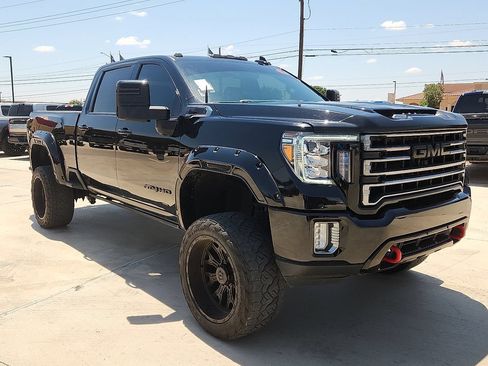 Used 2022 GMC Sierra 2500 AT4 AWD/4WD image 4