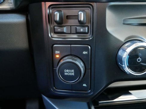 Used 2025 Ford F450 Lariat w/ FX4 Off-Road Package image 23