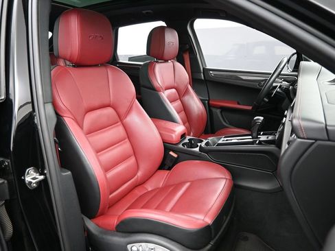 Certified 2023 Porsche Macan GTS AWD/4WD image 30